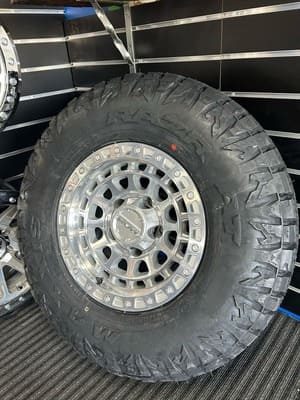  Close-up of ROH Assault alloy wheel fitted with Maxxis Razr AT tyre.