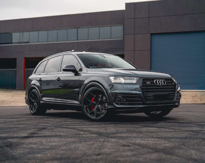  Audi SQ7 fitted Vossen HF5 22x10.5 wheels and Pirelli Pzero tyres