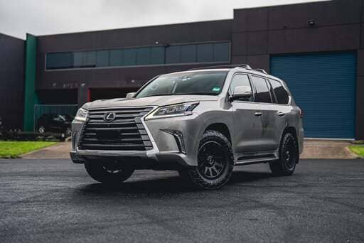  Lexus LX fitted with 18-inch CSA Ridgeline wheels and Toyo Open Country AT3 tyres.